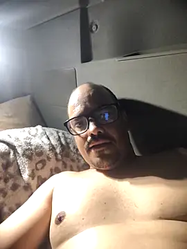 IncomingEssence478 online show from April 15, 2026, 4:29 am