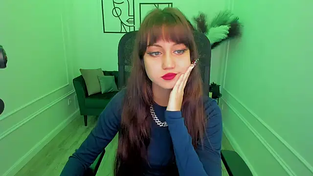 TiffanyYounge online show from November 7, 2025, 12:42 pm