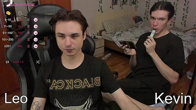 twink boysss online show from October 19, 2025, 3:04 pm