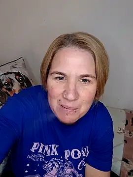 Snapshot of LaceyWestxx chatting on November 25, 2025, 10:15 am LaceyWestxx online show from November 25, 2025, 10:15 am