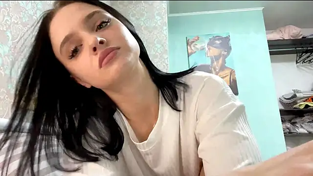 SorayaTrieger online show from October 8, 2025, 9:00 am