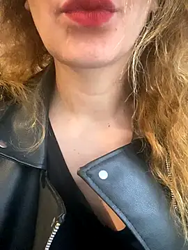 melisss2 online show from December 2, 2025, 7:43 am