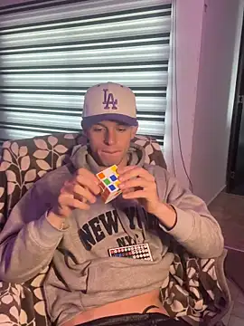 noah red online show from October 6, 2025, 3:46 pm