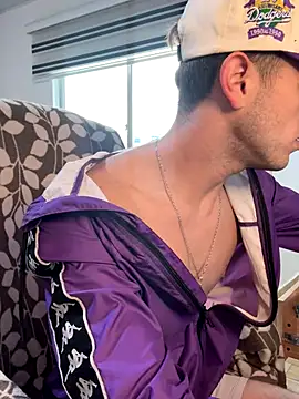 noah red online show from October 7, 2025, 2:18 pm