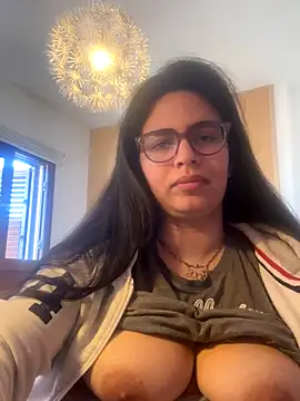 luciamaria01 online show from October 18, 2025, 8:05 am