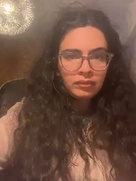 luciamaria01 online show from October 10, 2025, 4:41 pm