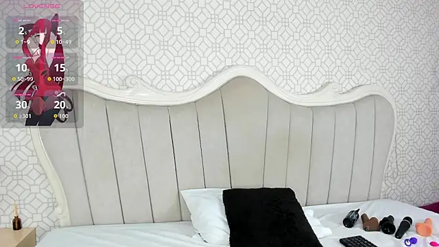 MarcelaCortes online show from February 13, 2026, 9:37 pm