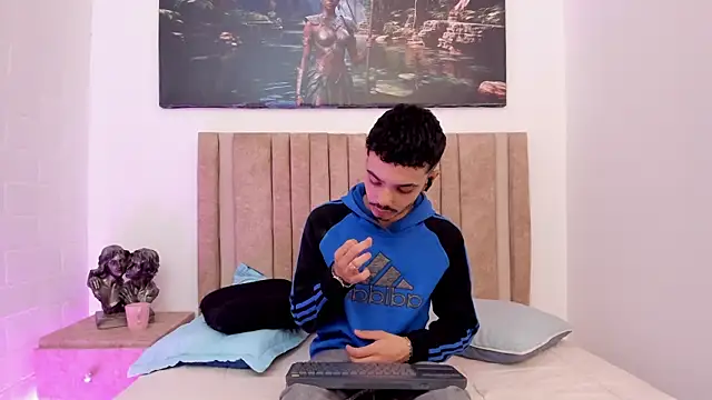 Timothe Evans online show from December 3, 2025, 4:02 am