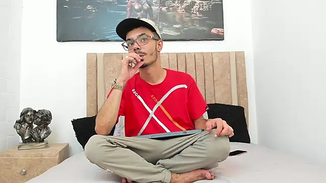 Timothe Evans online show from November 1, 2025, 8:36 pm