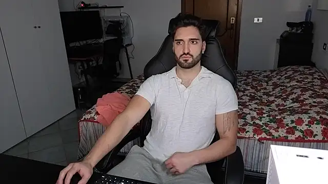 Snapshot of Al3xox02 chatting on February 6, 2026, 8:38 pm Al3xox02 online show from February 6, 2026, 8:38 pm