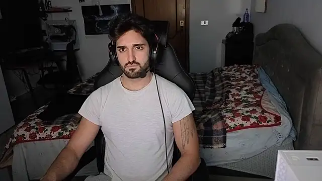 Al3xox02 online show from January 13, 2026, 10:46 pm