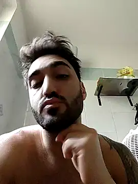 Snapshot of Al3xox02 chatting on February 6, 2026, 8:32 am Al3xox02 online show from February 6, 2026, 8:32 am