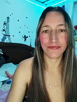 Snapshot of Keila10 chatting on October 14, 2025, 5:13 pm Keila10 online show from October 14, 2025, 5:13 pm