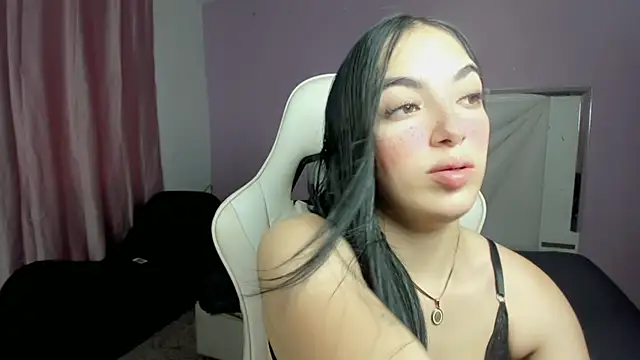 cielooo  online show from November 17, 2025, 8:35 pm