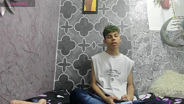 sexyboys cutex18 online show from January 7, 2026, 8:58 pm