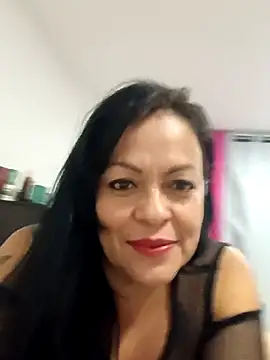 Snapshot of Lucia-Naughty chatting on October 9, 2025, 1:28 am Lucia-Naughty online show from October 9, 2025, 1:28 am