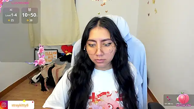 LoveLyy- online show from October 17, 2025, 1:02 pm