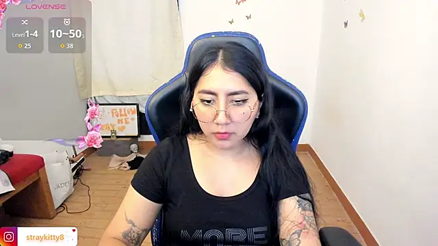 LoveLyy- online show from January 14, 2026, 5:49 pm