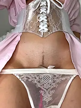 Aurynne online show from October 21, 2025, 5:23 pm