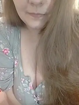 AugustRayn online show from February 8, 2026, 3:04 am