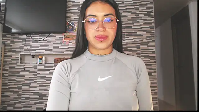 Snapshot of Carla_Bennett__ chatting on October 6, 2025, 11:55 am Carla Bennett online show from October 6, 2025, 11:55 am