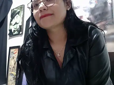 Snapshot of MaviEvil_ chatting on October 8, 2025, 11:01 am MaviEvil online show from October 8, 2025, 11:01 am