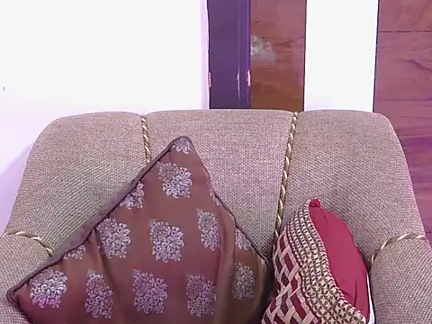 cute zaraa online show from November 16, 2025, 5:12 am