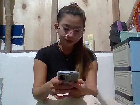 Snapshot of Hot_Lina31 chatting on March 16, 2026, 5:05 pm Hot Lina31 online show from March 16, 2026, 5:05 pm