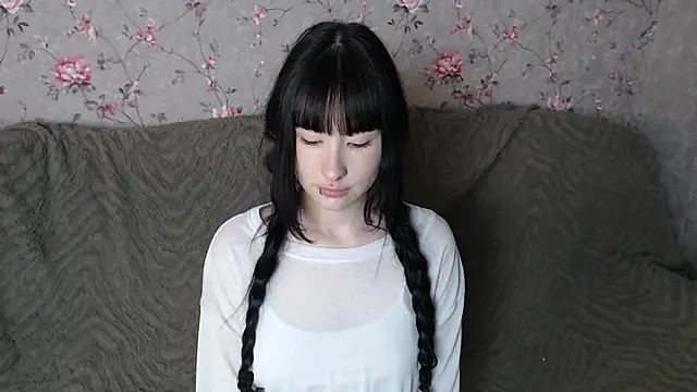 NaemiiBlush online show from March 26, 2026, 4:49 pm