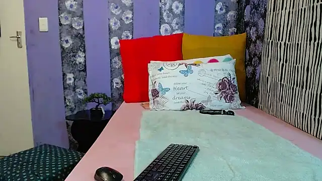 Bigboobsbooty online show from April 9, 2026, 5:41 pm