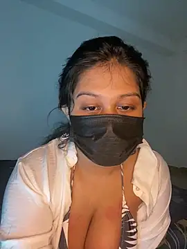 Monica  Bellucci   online show from February 15, 2026, 5:12 pm