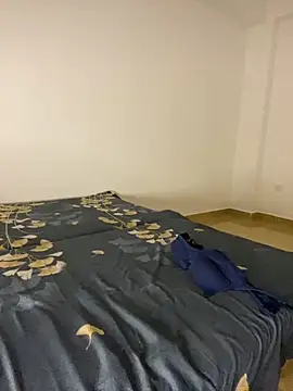 Monica  Bellucci   online show from December 5, 2025, 1:21 pm