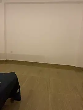 Monica  Bellucci   online show from November 28, 2025, 1:44 pm