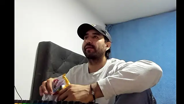 coolfriki online show from February 3, 2026, 5:05 am