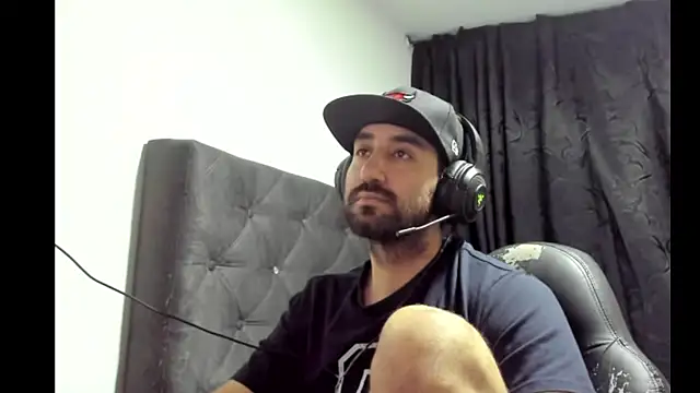 coolfriki online show from November 9, 2025, 2:37 am