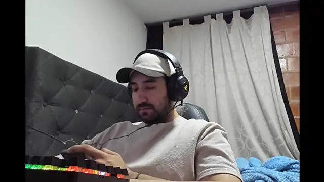 coolfriki online show from April 11, 2026, 11:08 pm