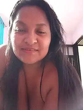 lucia00xx online show from February 2, 2026, 10:09 pm