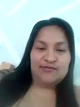 Snapshot of lucia00xx chatting on October 13, 2025, 12:51 pm lucia00xx online show from October 13, 2025, 12:51 pm