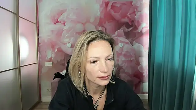 AlinaMoor online show from October 21, 2025, 5:40 am