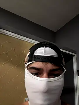 lain213 online show from October 30, 2025, 6:34 am