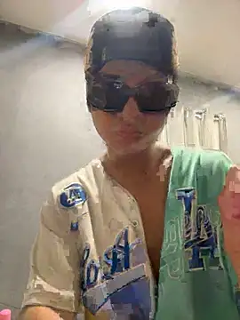 lain213 online show from October 7, 2025, 6:14 am