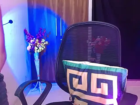 Roiseeee online show from April 9, 2026, 4:58 am