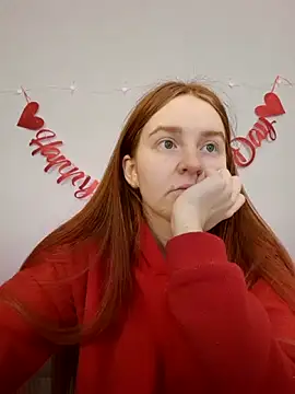 Evarey  online show from February 6, 2026, 5:14 am