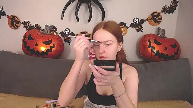 Evarey  online show from October 31, 2025, 5:26 am