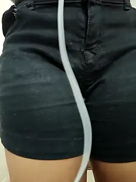 anshika0124 online show from October 10, 2025, 4:46 am