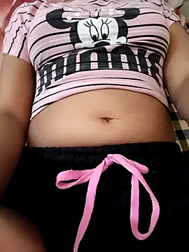 anshika0124 online show from October 14, 2025, 4:57 am