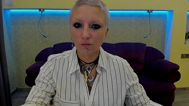LiluSprings online show from October 8, 2025, 5:42 am