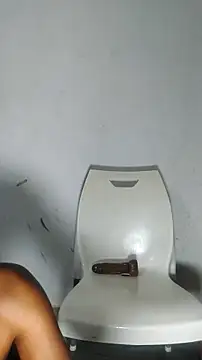 Snapshot of GlobeTrottieHottie1 chatting on October 12, 2025, 2:13 am GlobeTrottieHottie1 online show from October 12, 2025, 2:13 am