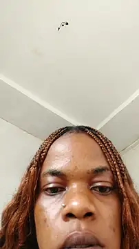 Snapshot of GlobeTrottieHottie1 chatting on October 23, 2025, 12:15 pm GlobeTrottieHottie1 online show from October 23, 2025, 12:15 pm