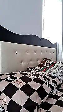 Snapshot of GlobeTrottieHottie1 chatting on November 1, 2025, 8:30 am GlobeTrottieHottie1 online show from November 1, 2025, 8:30 am